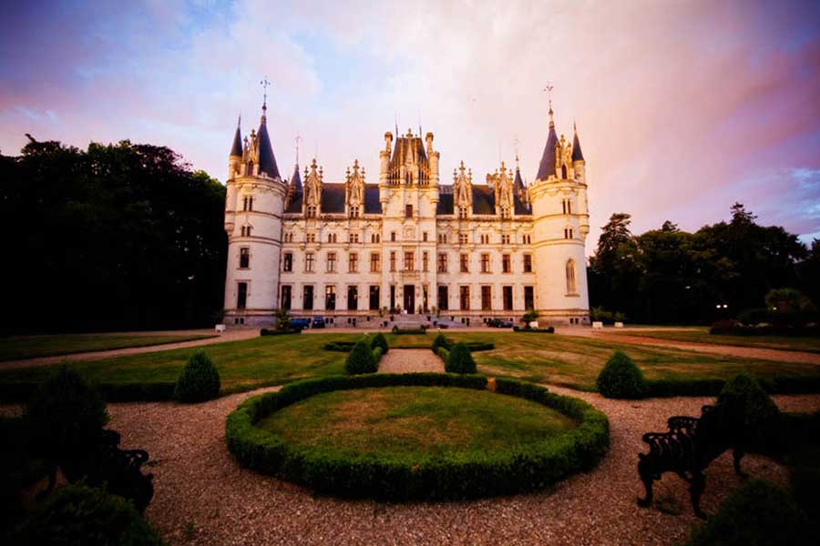 Châteaus in France for weddings, Château de Challain 